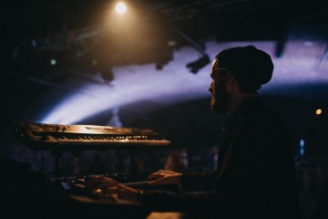 KunstFeat: JeN Hovorka & Marek Urbánek