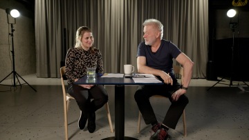 FUK Discussion: Artist in front of the Blackboard (in CZE)