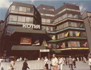 Architecture Tour: Kotva Department Store with Construction Manager Zdeněk Rameš (in CZE)