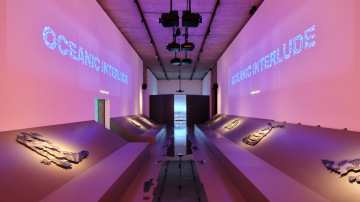 Komentovka: Persistent Worlds